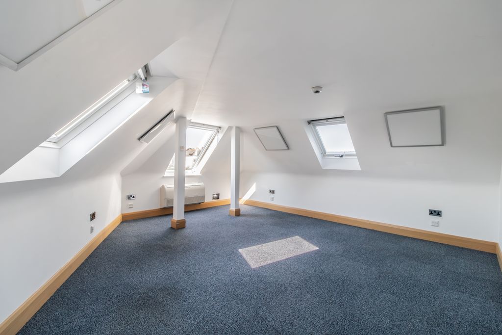 Property photo 1 of 2