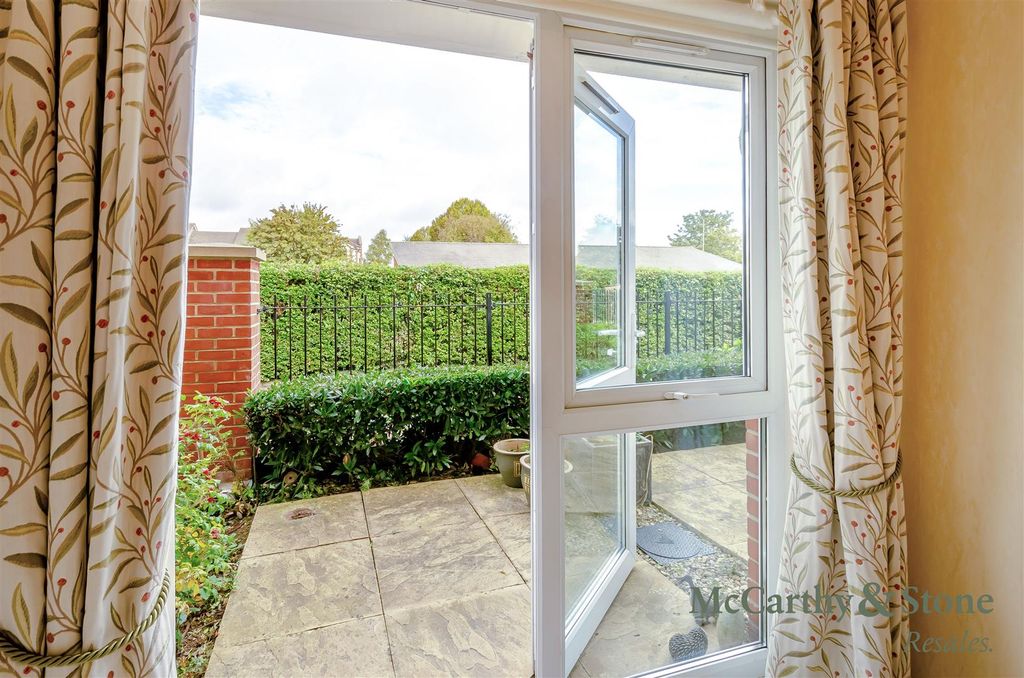 Property photo 2 of 22 8706700-Interior16.Jpg