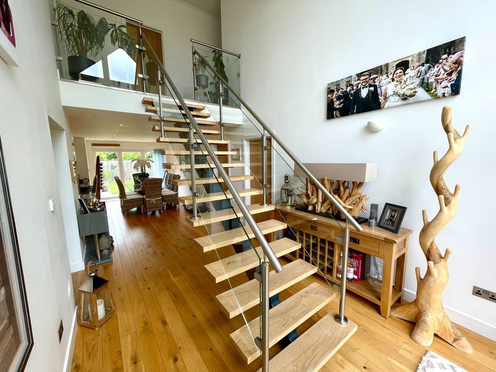 Property photo 3 of 37