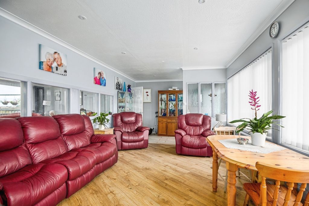 Property photo 2 of 19 Pbox-Img.Jpg