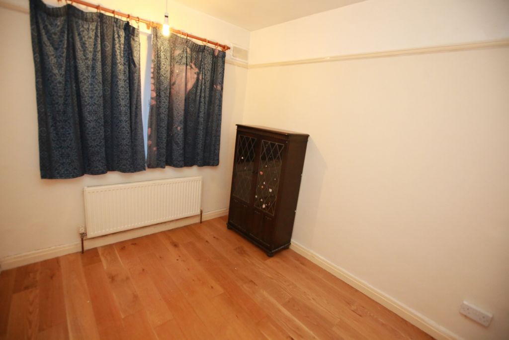 Property photo 3 of 7 Gallery