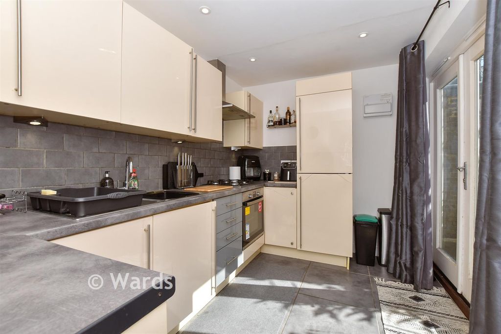 Property photo 1 of 20 Kitchen