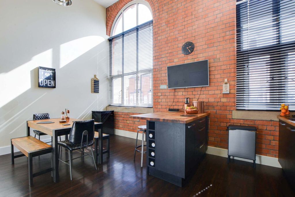 Property photo 3 of 24