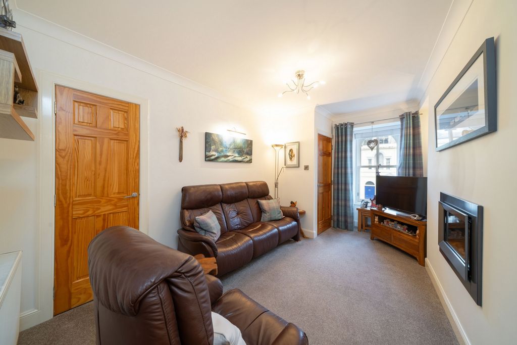 Property photo 2 of 26 Photo 11