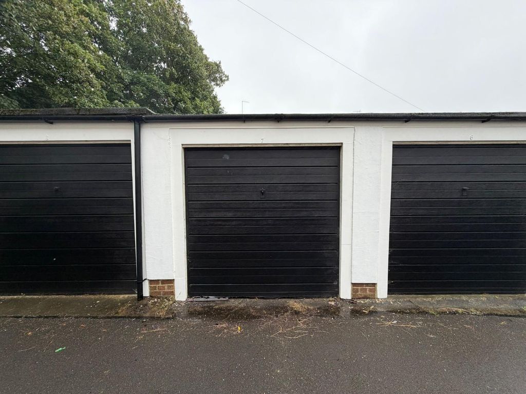 Property photo 1 of 3 External