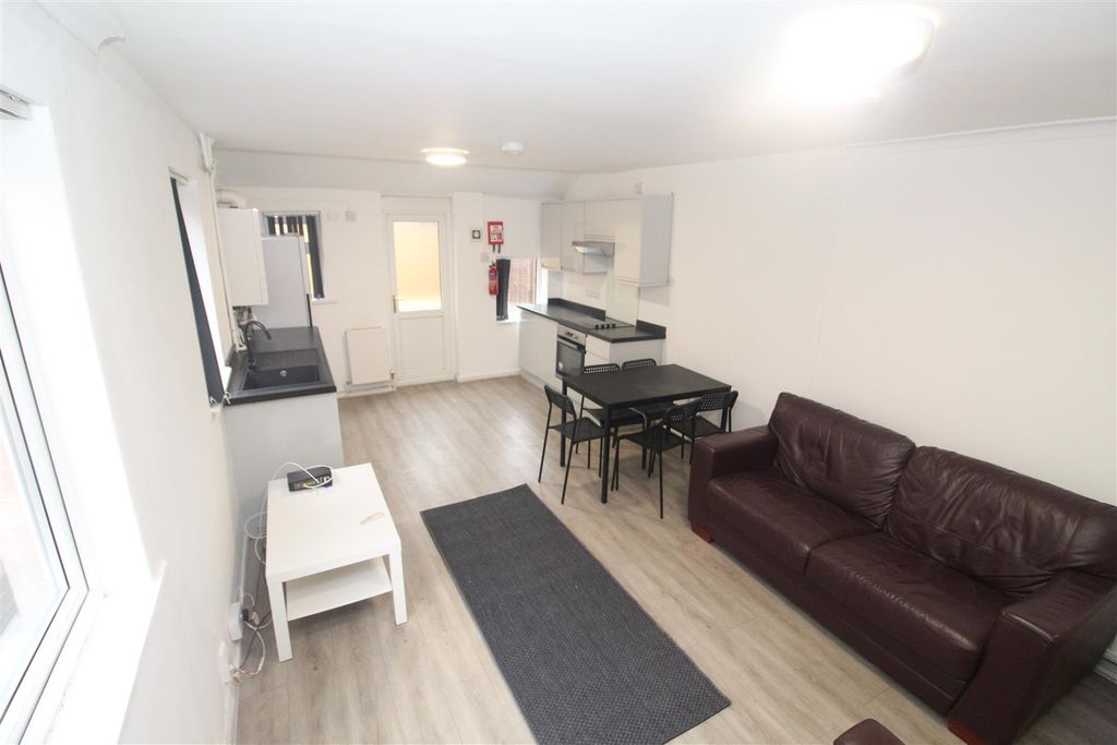 Property photo 2 of 16 Img_0325.Jpg