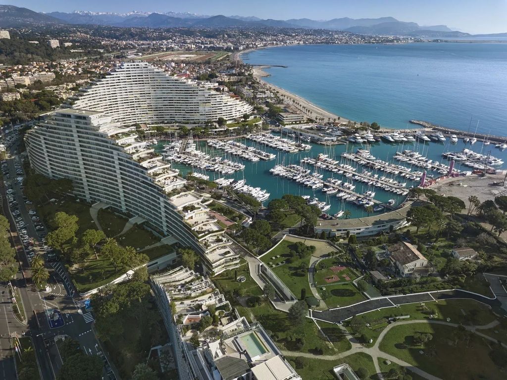 Property photo 1 of 8 Marina Baie Des Anges – Renovated One-Bedroom Apartment – Panoramic Sea And Marina Views