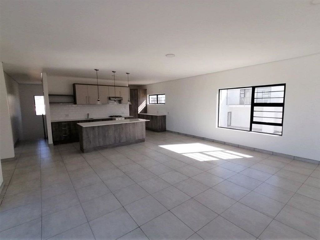 Property photo 3 of 38 1Jf1724494