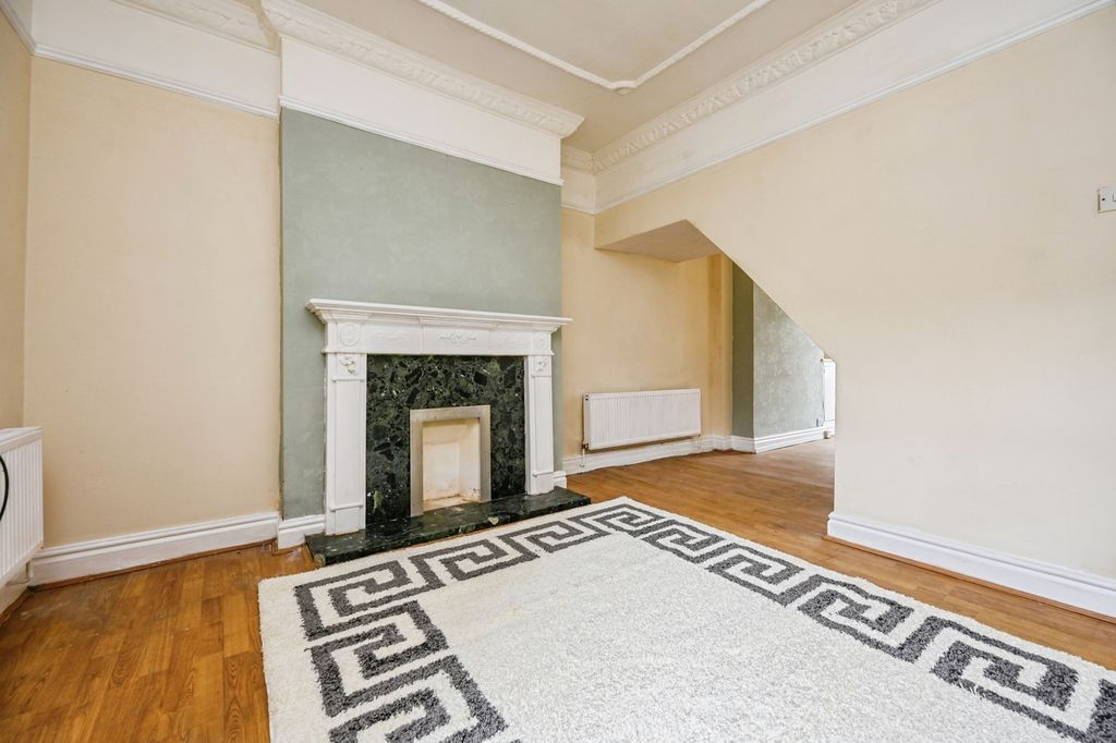 Property photo 3 of 14 Pbox-Img.Jpg