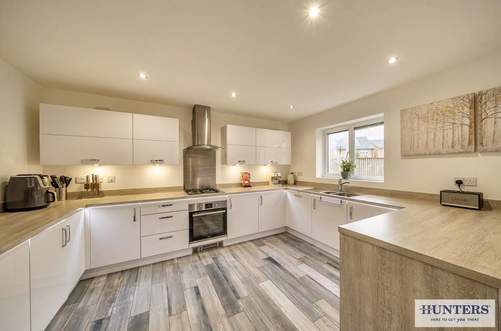 Property photo 2 of 21 d70d7B2B-cc01-41E1-8Cec-c51A8E118ce6.Jpg