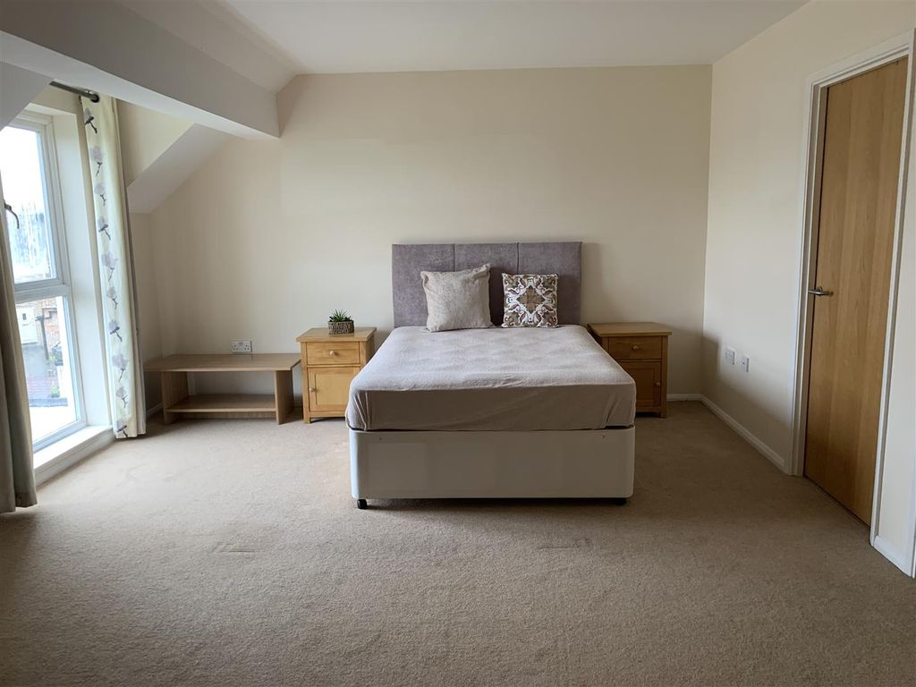 Property photo 3 of 4 Img-7772.Jpg