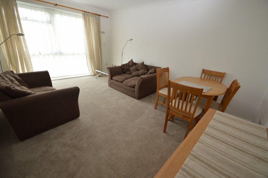 Property photo 2 of 6 Lounge