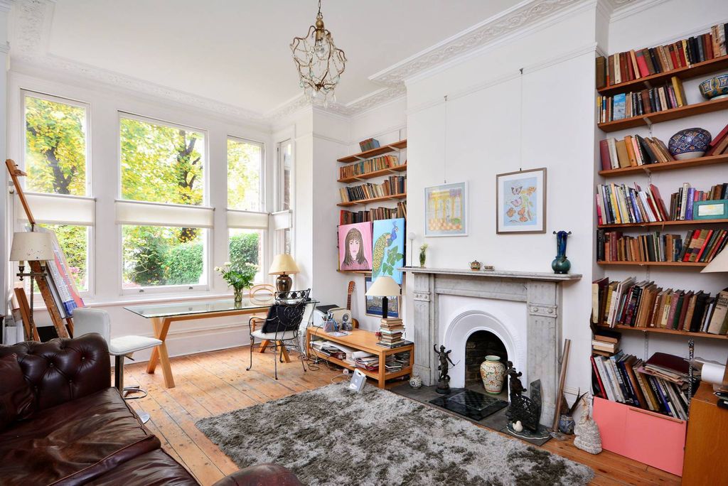 Property photo 2 of 11
