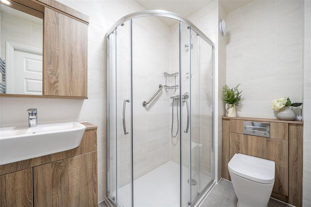 Additional image 8 of 2 bed flat for saleBeeches Lodge, Reedham Road, Burnham SL1