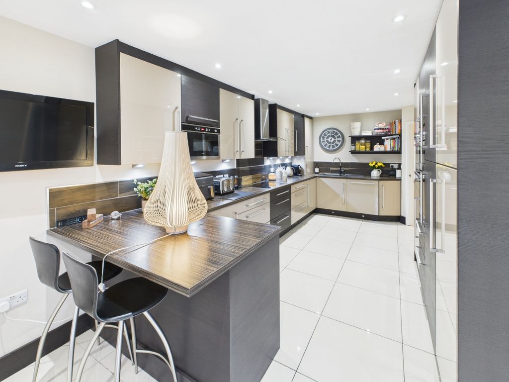 Property photo 3 of 36 4177394