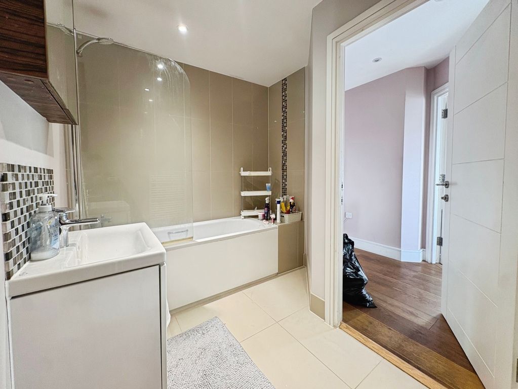 Property photo 3 of 9 Pbox-Img.Jpg