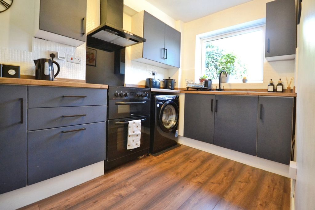 Property photo 3 of 16 Pbox-Img.Jpg