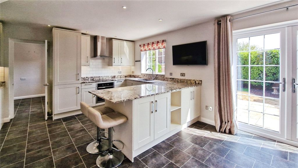 Property photo 2 of 17 Picture No. 02