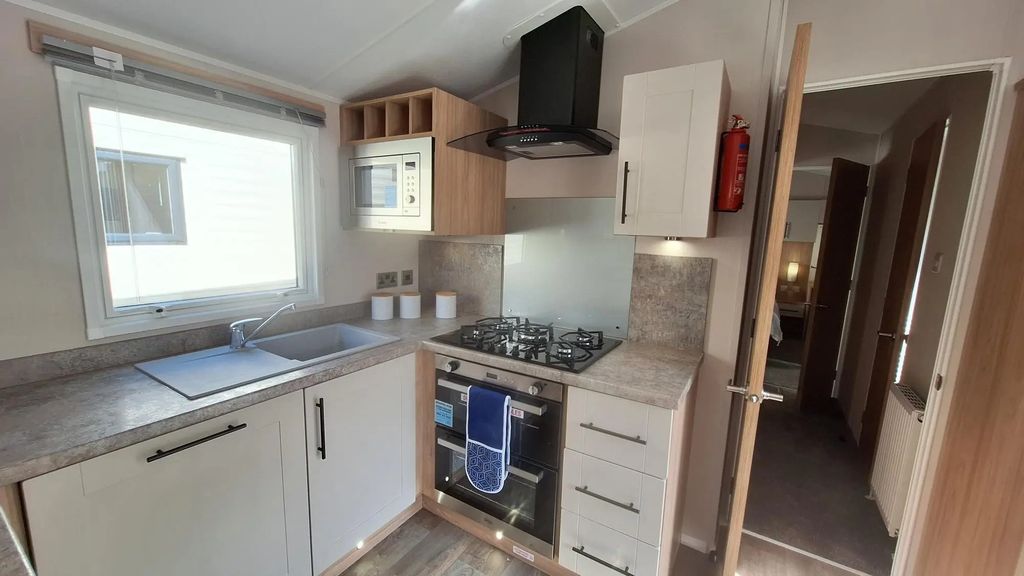 Property photo 2 of 3