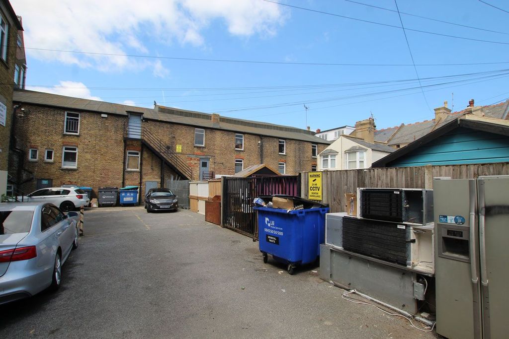 Property photo 3 of 3