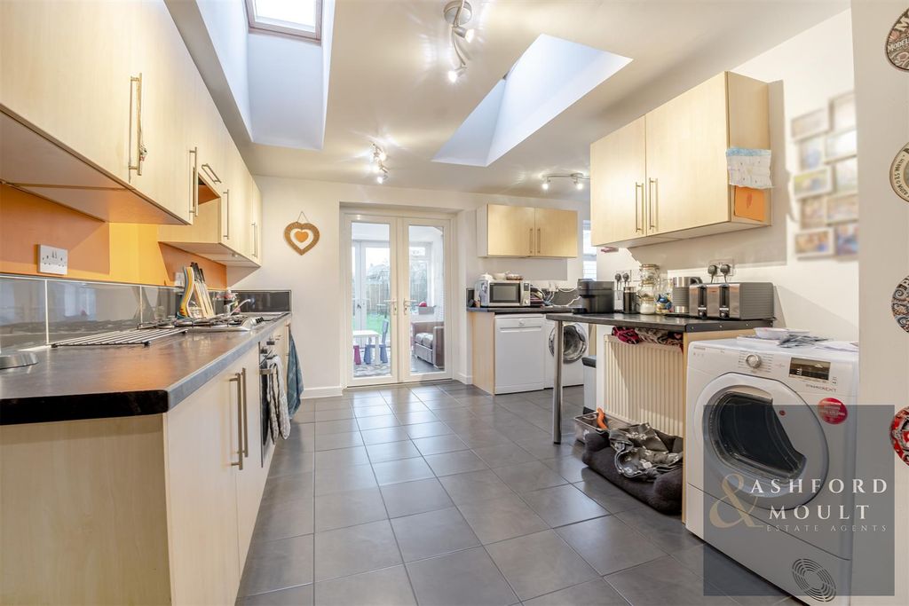 Property photo 3 of 29 Ashford-18.Jpg