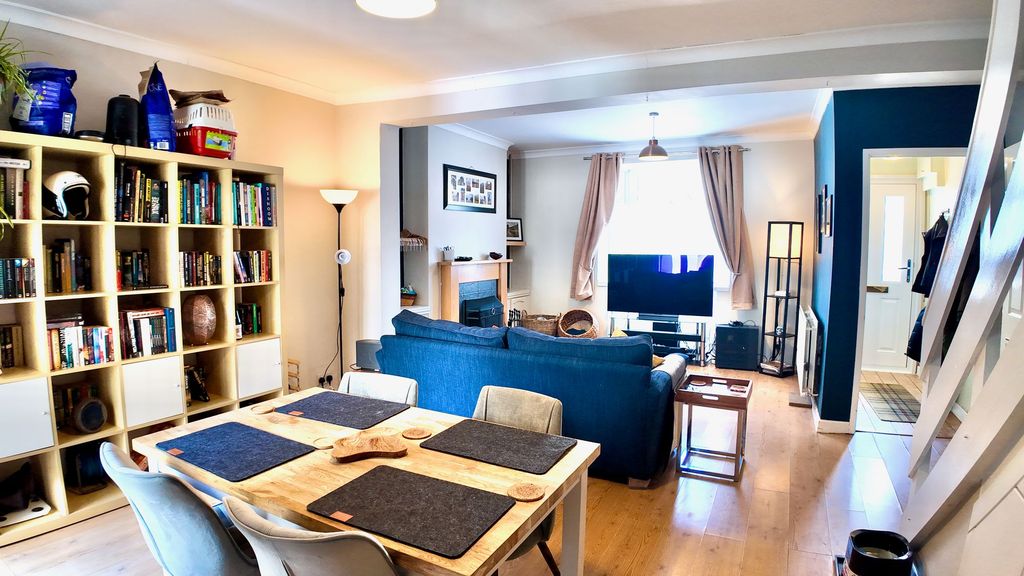 Property photo 2 of 29