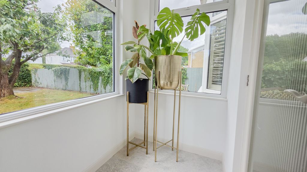 Property photo 2 of 32