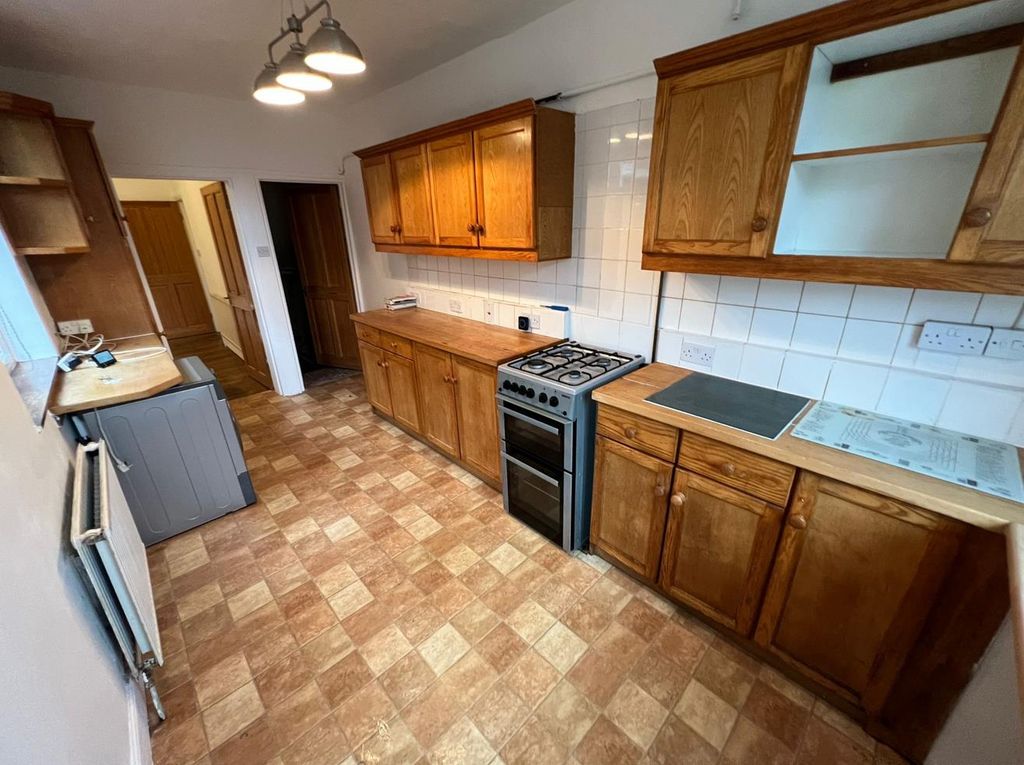 Property photo 2 of 12 Kitchen