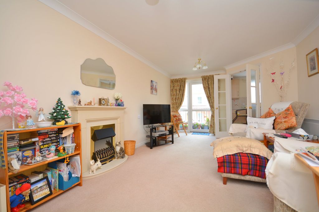 Property photo 2 of 11