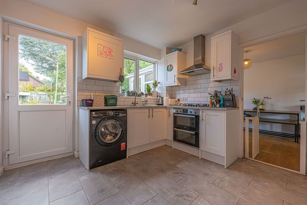 Property photo 2 of 33