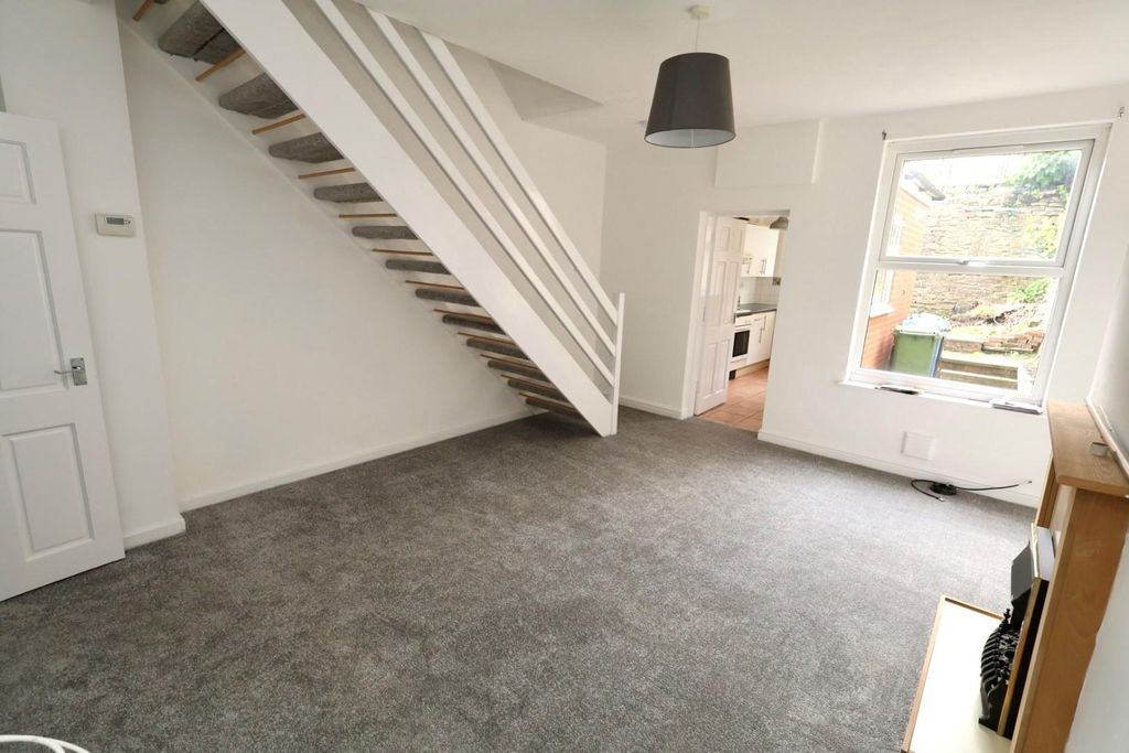 Property photo 3 of 11 15.Jpg