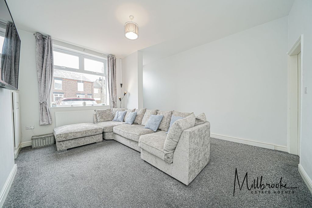 Property photo 3 of 19