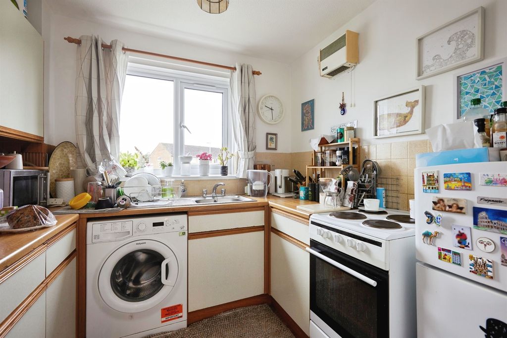 Property photo 2 of 17