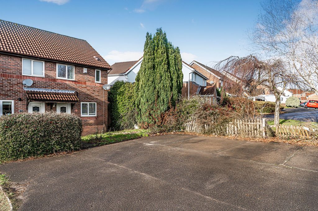 Property photo 2 of 27