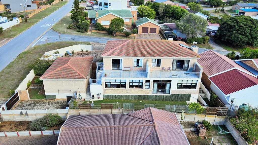 Property photo 3 of 42