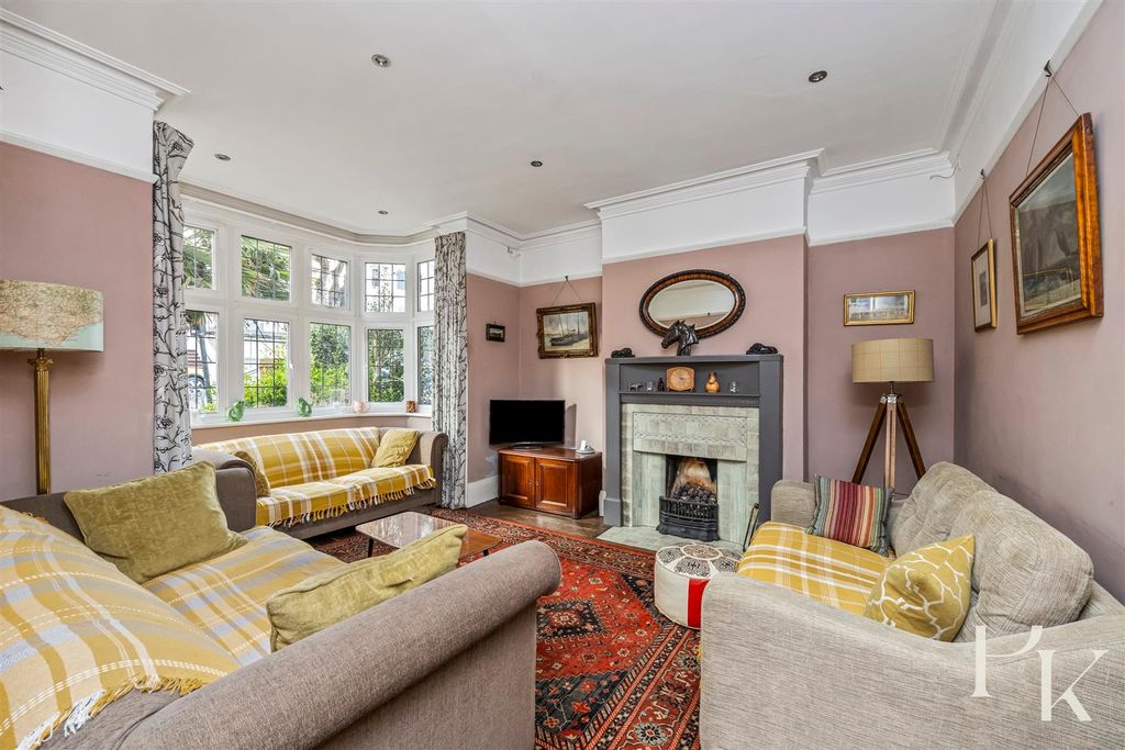 Property photo 2 of 21 Living Room