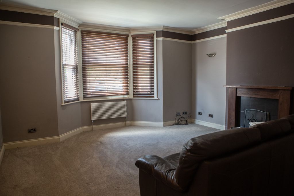 Property photo 2 of 6 Sitting Room