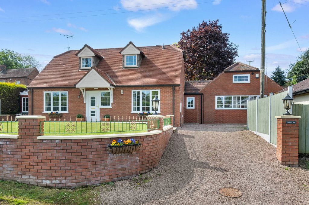 Property photo 1 of 23