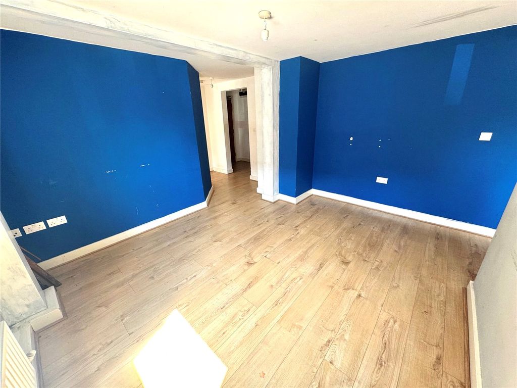 Property photo 2 of 7 Picture No. 06