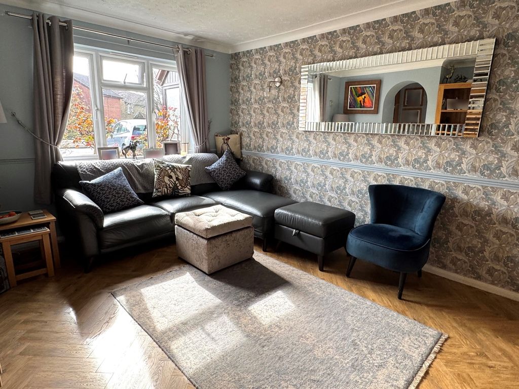 Property photo 2 of 13 Lounge Left