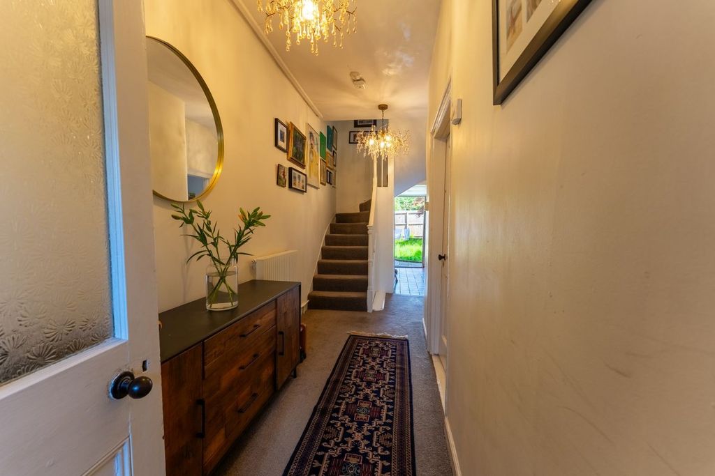 Property photo 2 of 23