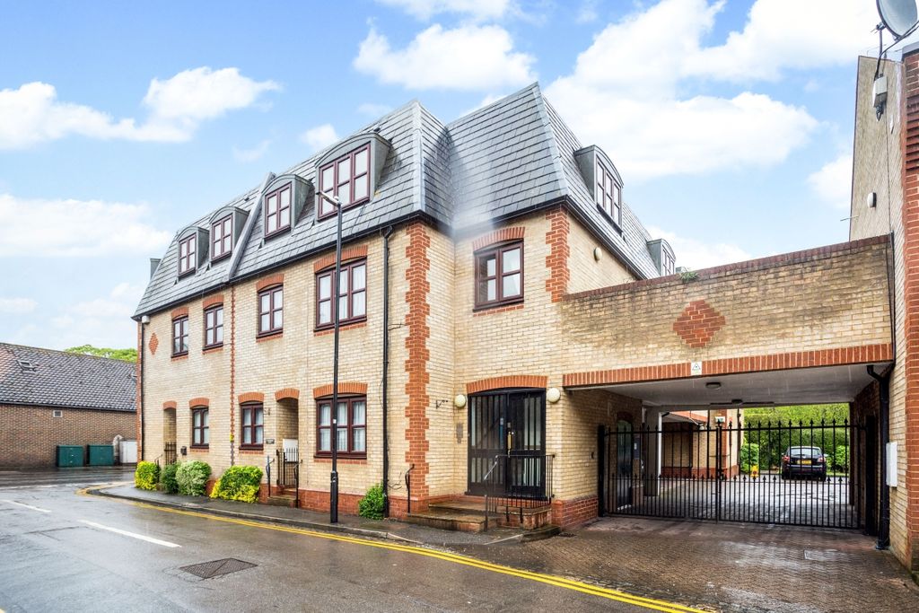 Property photo 3 of 24