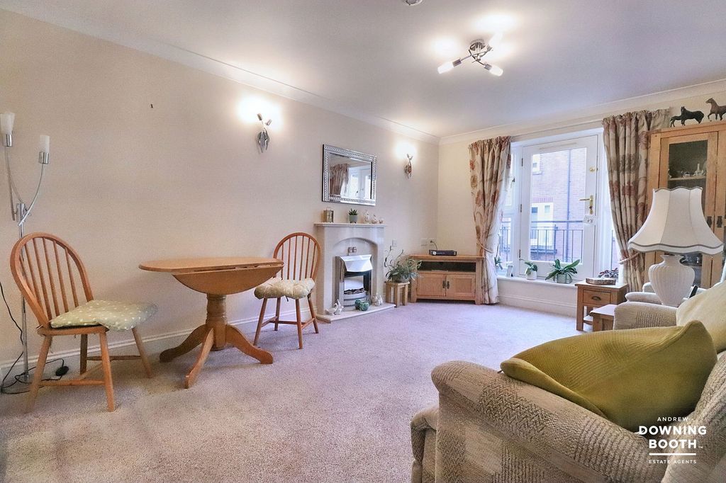 Property photo 2 of 17