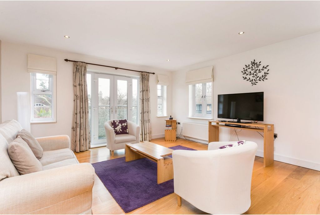 Property photo 2 of 8 Reception Room