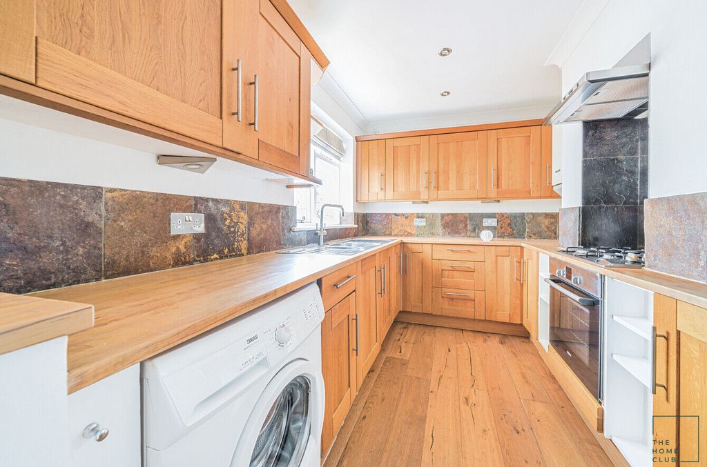 Property photo 3 of 18 c3Dedc21-d6Ae-4535-9762-522705A63580