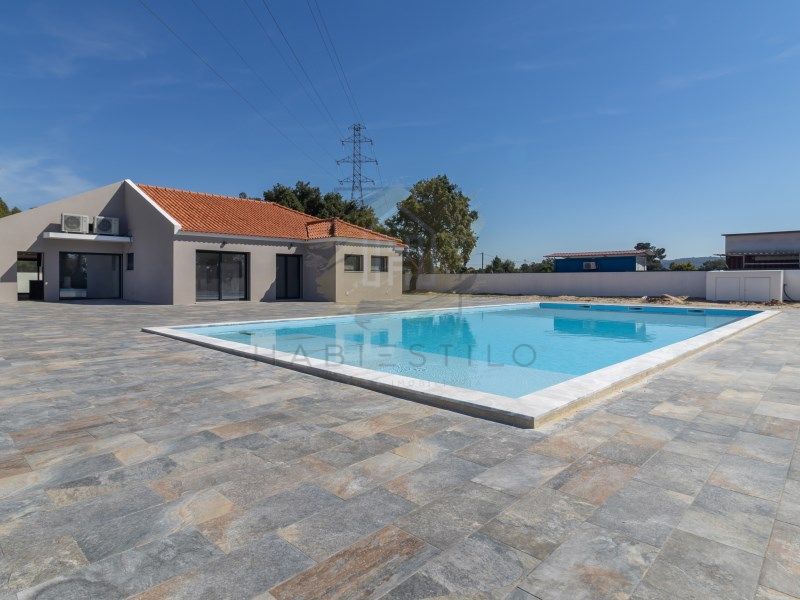 Property photo 2 of 57