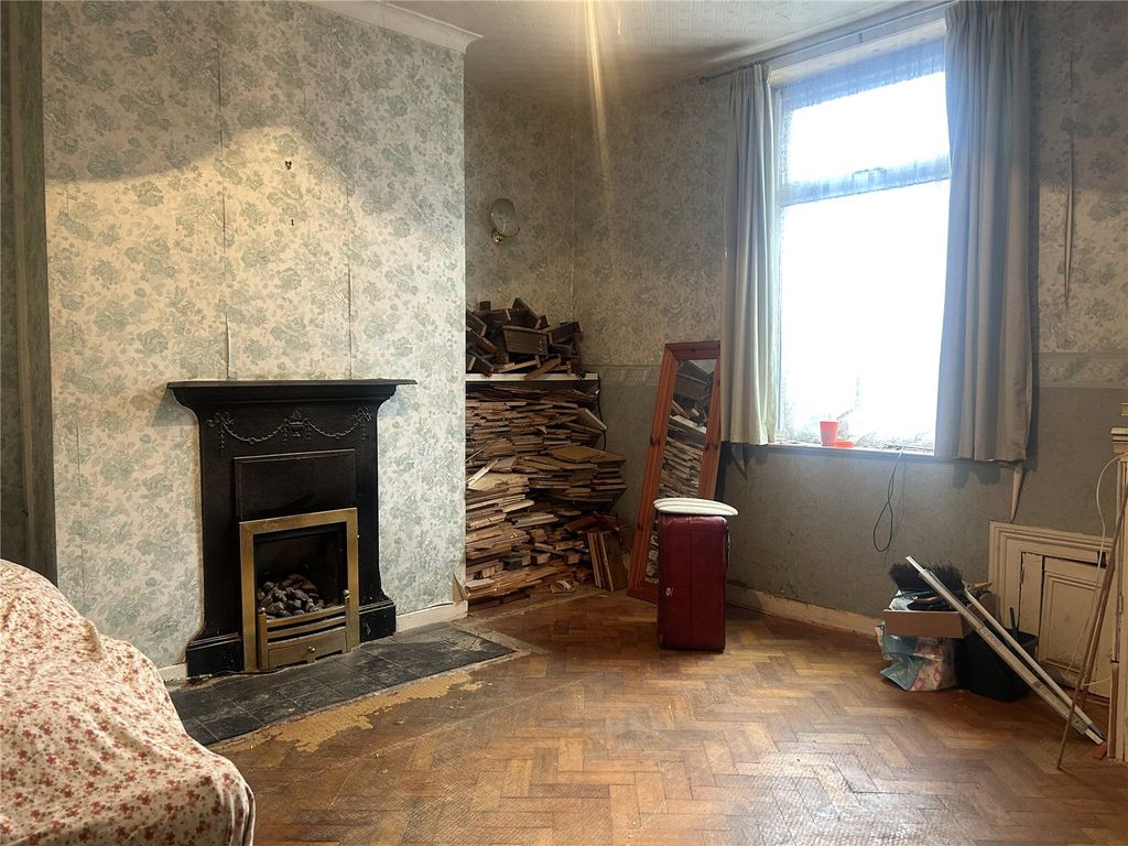 Property photo 3 of 10 Lounge