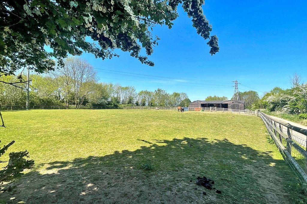 Property photo 2 of 17 Paddock 1