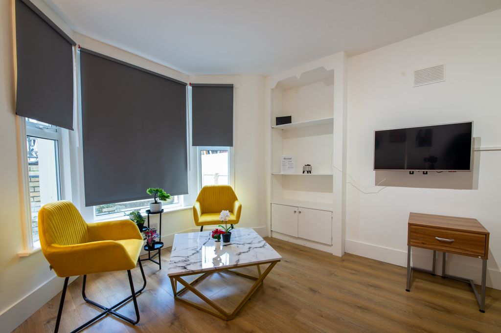 Property photo 2 of 7