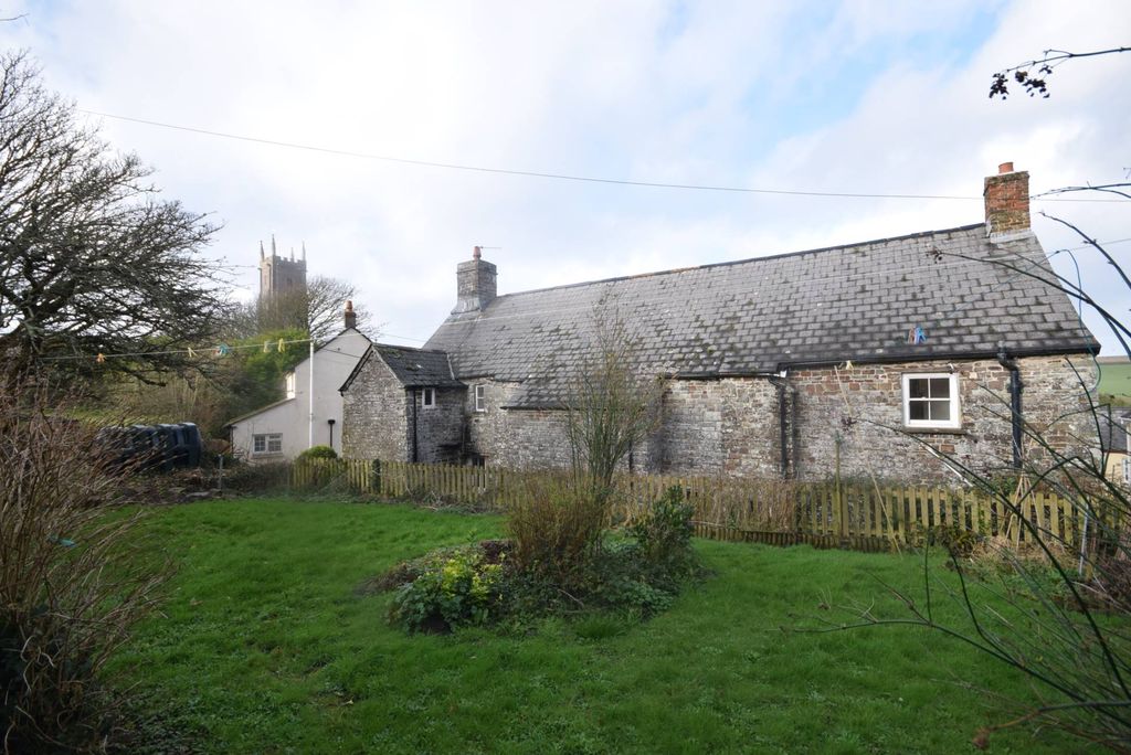 Property photo 2 of 12